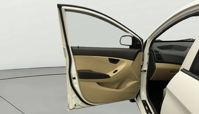 2015 Hyundai Eon ERA +, CNG, Manual, 1,23,572 km, LHS Front Door