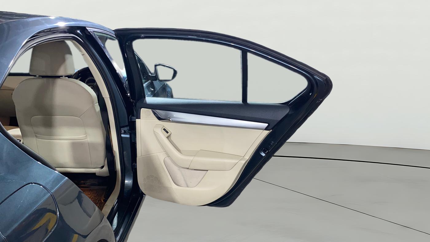 2019 Skoda Octavia 2.0 TDI CR STYLE AT, Diesel, Automatic, 47,250 km, RHS Rear Door