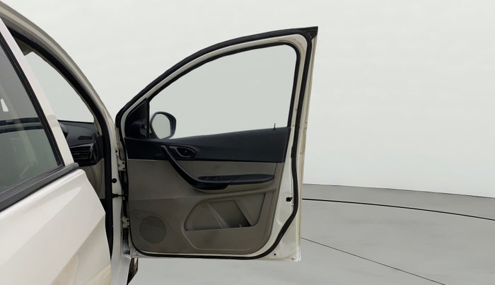 2017 Tata Tiago XTA PETROL, Petrol, Automatic, 50,338 km, RHS Front Door