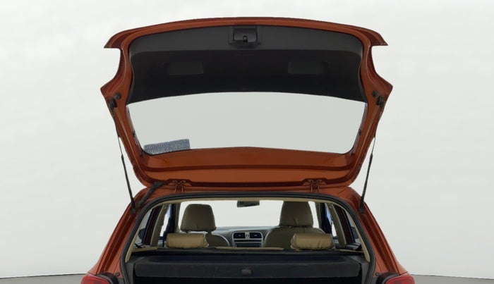 2015 Volkswagen Polo HIGHLINE1.2L, Petrol, Manual, 1,13,685 km, Boot Door Open