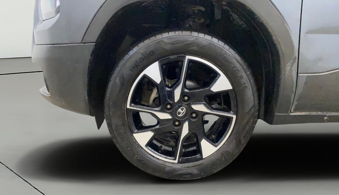 2021 Tata PUNCH CREATIVE AMT 1.2 RTN DUAL TONE, Petrol, Automatic, 20,179 km, Left Front Wheel