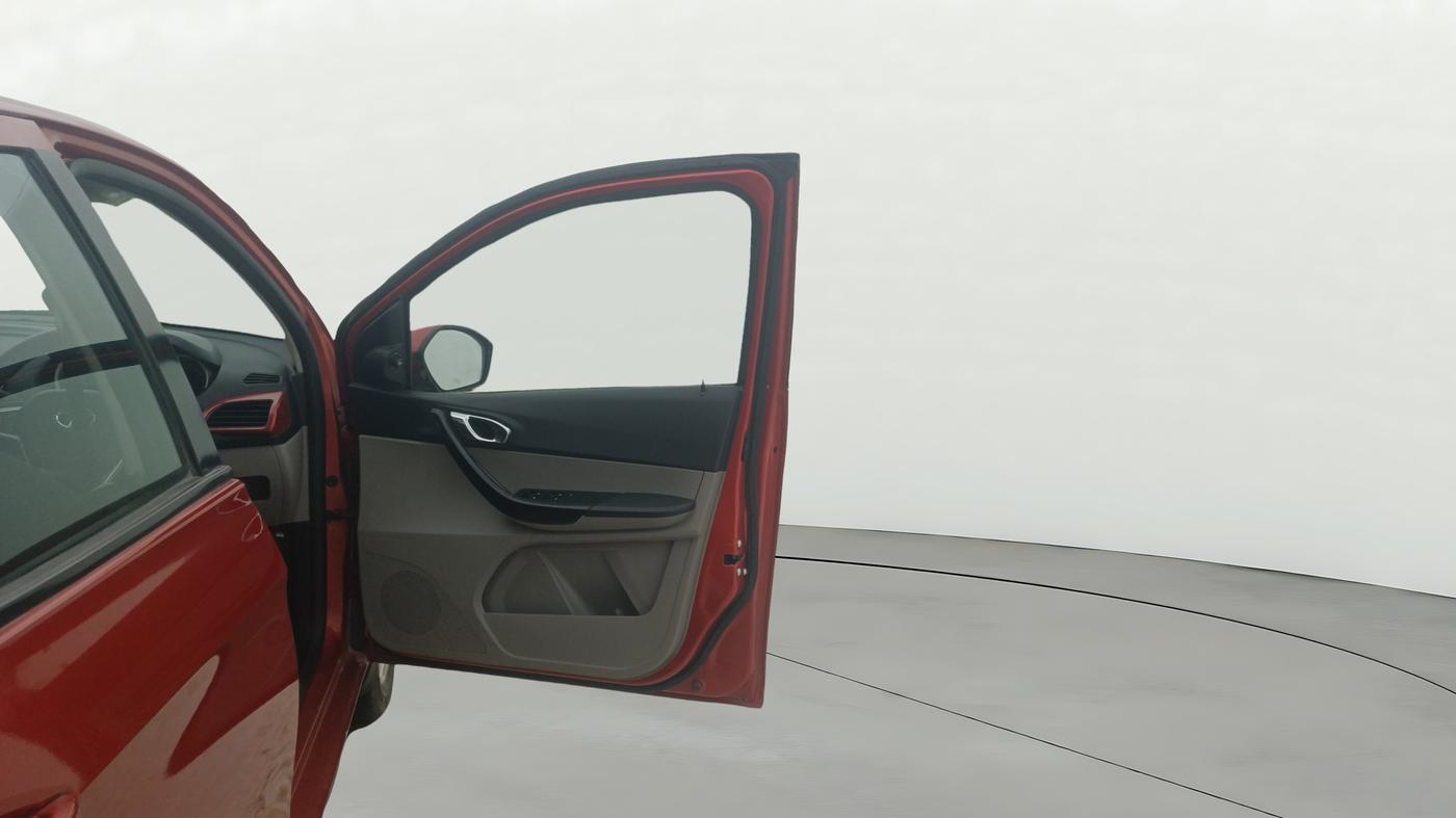 2017 Tata Tiago XZA PETROL, Petrol, Automatic, 30,705 km, RHS Front Door