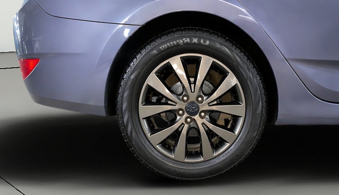 2017 Hyundai Verna 1.6 CRDI SX, Diesel, Manual, 91,585 km, Right Rear Wheel