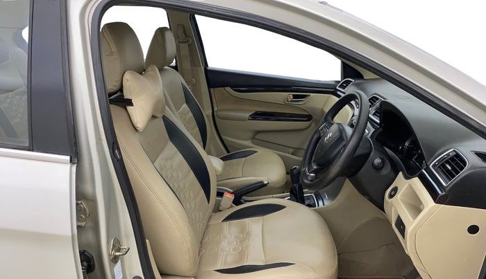 2015 Maruti Ciaz ZXI, Petrol, Manual, 44,023 km, Right Side Front Door Cabin
