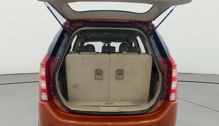 2016 Mahindra XUV500 W10 AT, Diesel, Automatic, 72,178 km, Boot Open Zoomed View