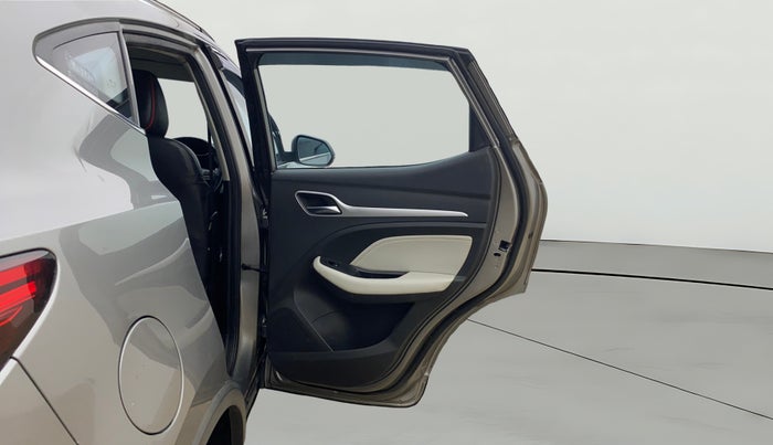 2023 MG ASTOR SUPER 1.5 MT, Petrol, Manual, 48,083 km, RHS Rear Door