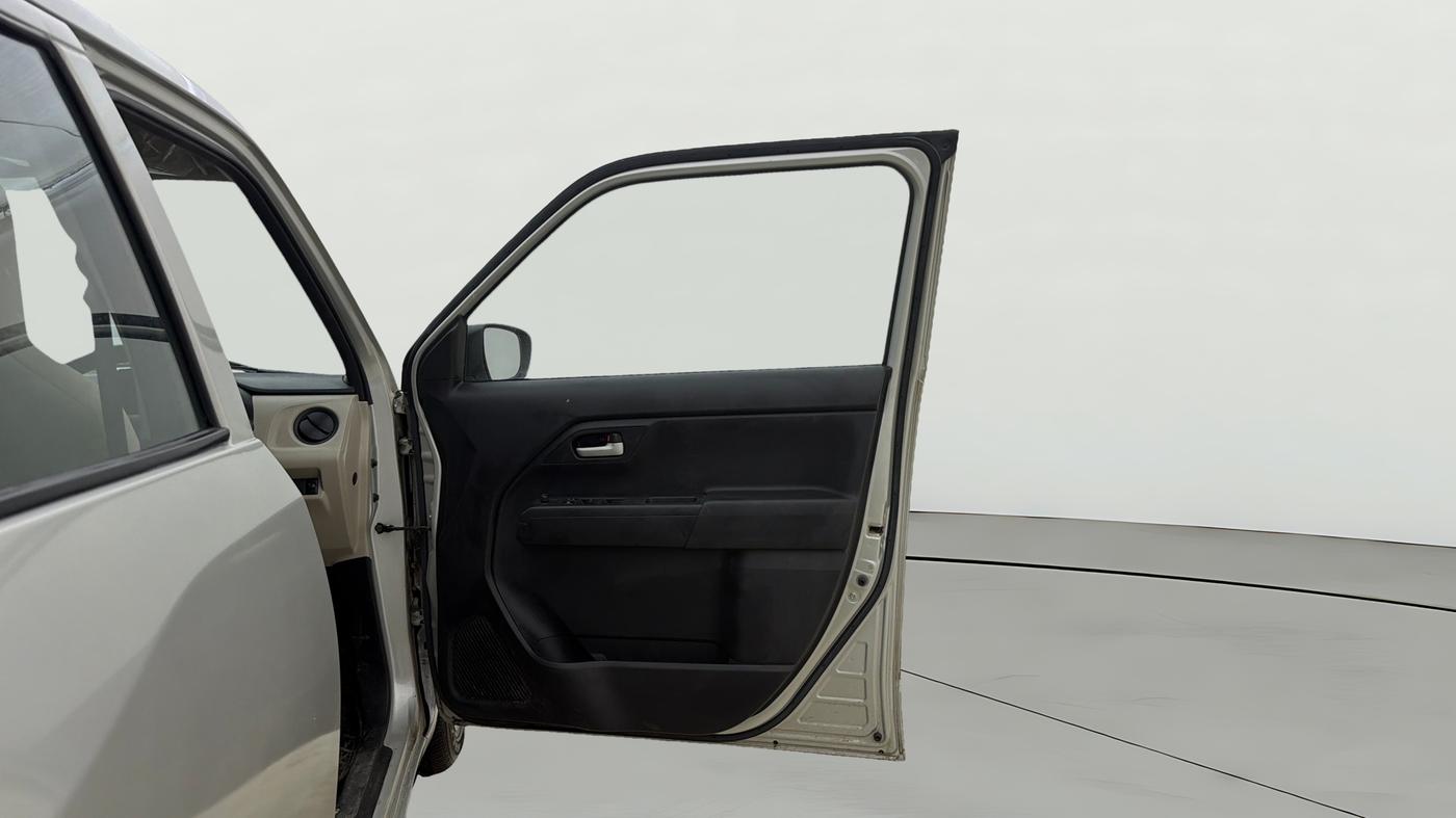 2022 Maruti New Wagon-R VXI (O) 1.0, Petrol, Manual, 18,267 km, RHS Front Door