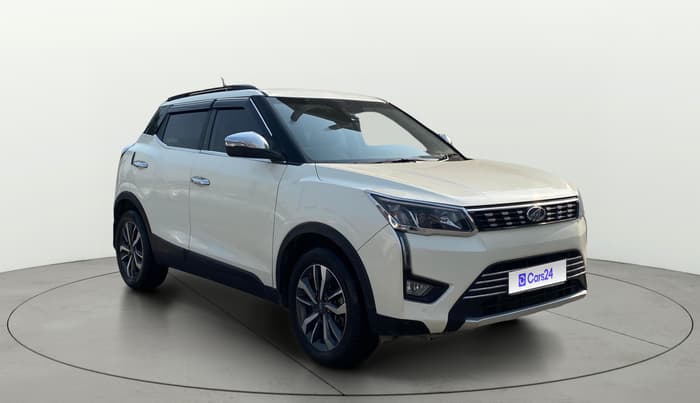 2021 Mahindra XUV300 W8 (O) 1.5 DIESEL, Diesel, Manual, 80,893 km, Right Front Diagonal