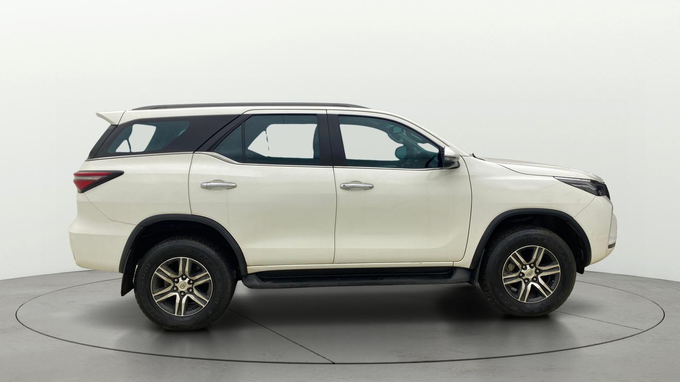 2023 Toyota Fortuner 4X2 AT 2.8 DIESEL, Diesel, Automatic, 50,235 km, Right Side View