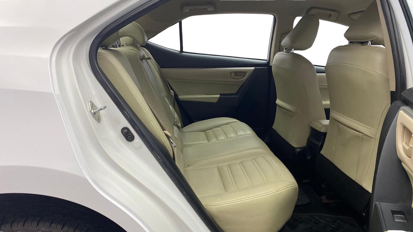 2014 Toyota Corolla Altis J DIESEL, Diesel, Manual, 85,555 km, Right Side Rear Door Cabin