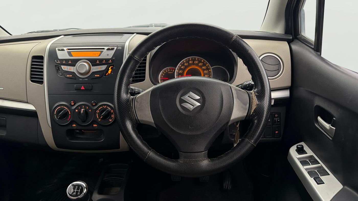 2016 Maruti Wagon R 1.0 VXI, Petrol, Manual, 53,739 km, Steering Wheel Close Up