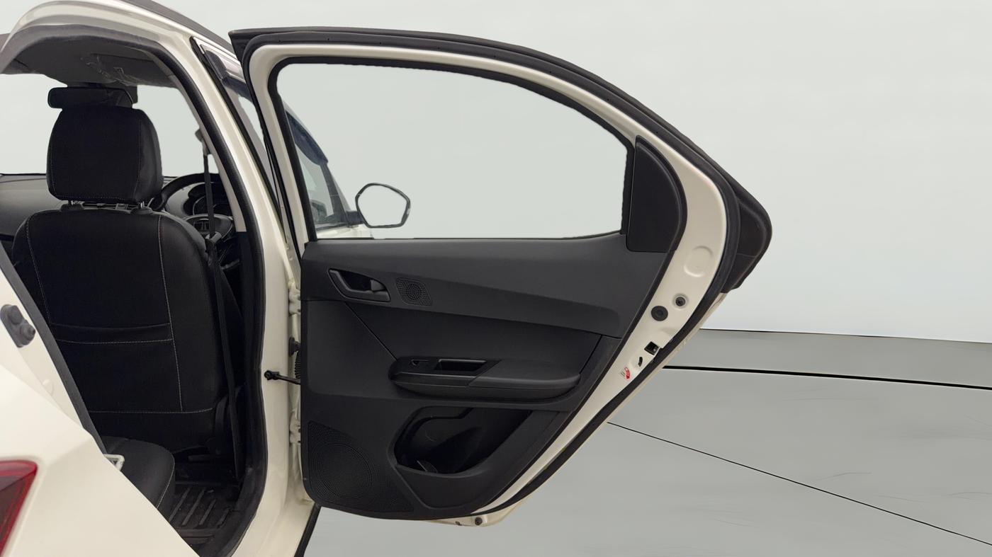 2024 Tata TIAGO NRG  NRG XZA CNG, CNG, Automatic, 29,344 km, RHS Rear Door