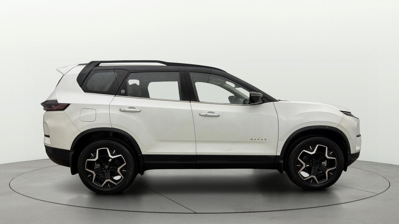 2024 Tata Safari Accomplished Plus, Diesel, Manual, 35,452 km, Right Side View