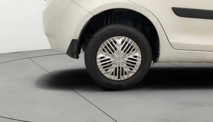 2014 Maruti Swift Dzire VDI, Diesel, Manual, 1,20,235 km, Right Rear Wheel