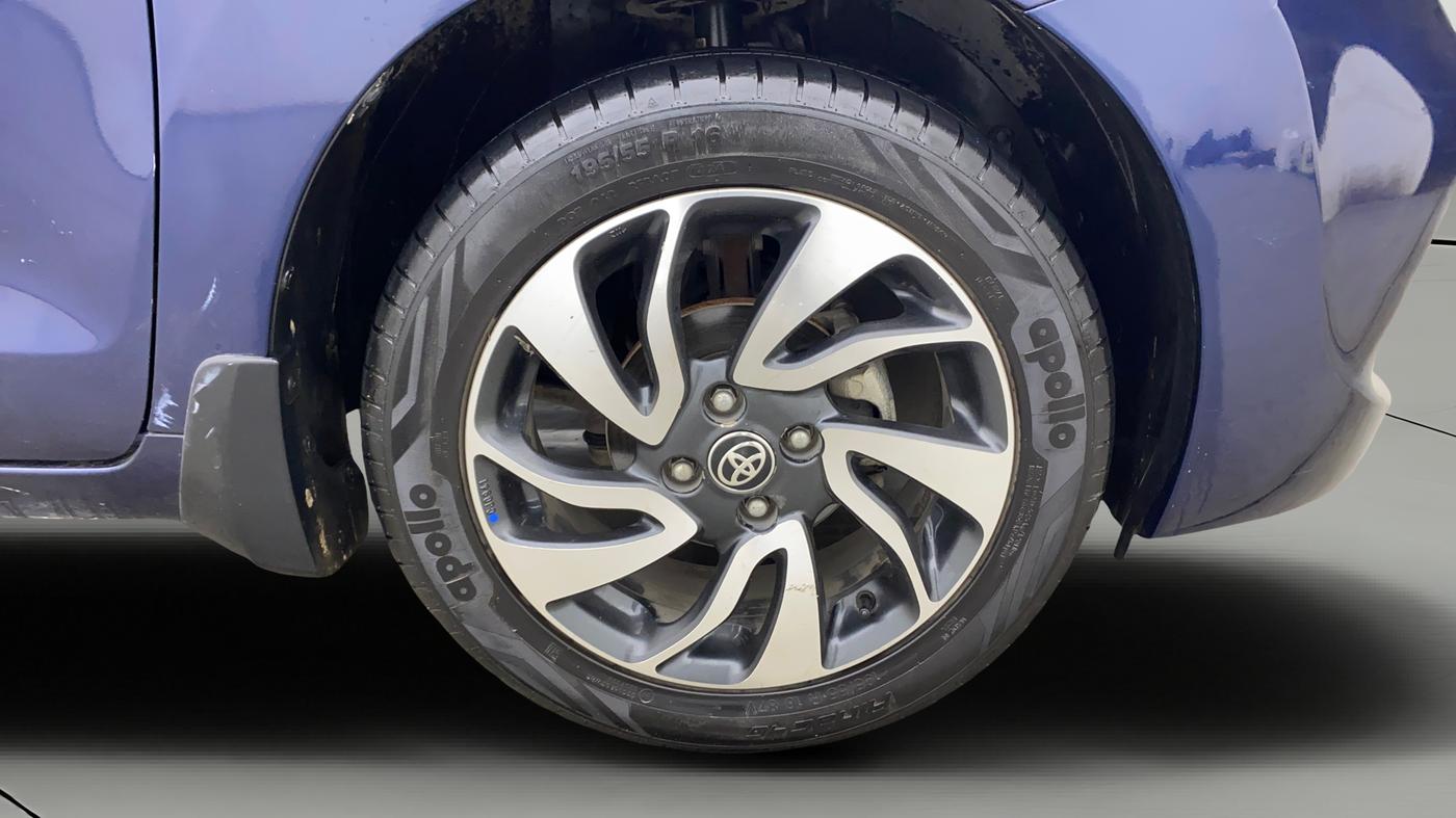 2020 Toyota Glanza G, Petrol, Manual, 64,711 km, Right Front Wheel