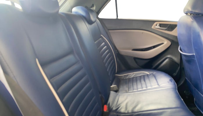 2017 Hyundai Elite i20 ASTA 1.2 (O), Petrol, Manual, 93,604 km, Right Side Rear Door Cabin