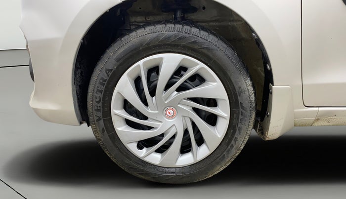 2016 Maruti Ertiga VXI, CNG, Manual, 48,689 km, Left Front Wheel