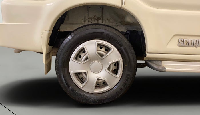 2017 Mahindra Scorpio S4 PLUS 1.99 INTELLI-HYBRID, Diesel, Manual, 61,856 km, Right Rear Wheel