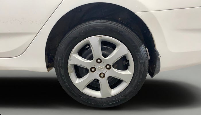 2014 Hyundai Verna FLUIDIC 1.6 VTVT EX, Petrol, Manual, 1,05,898 km, Left Rear Wheel