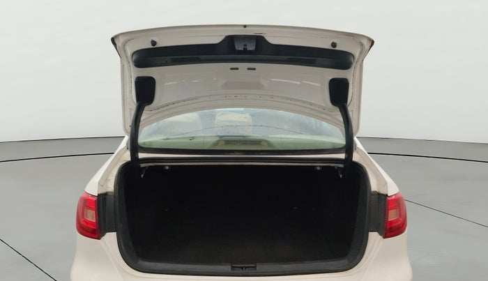 2014 Volkswagen Jetta COMFORTLINE TSI, Petrol, Manual, 1,11,587 km, Boot Door Open