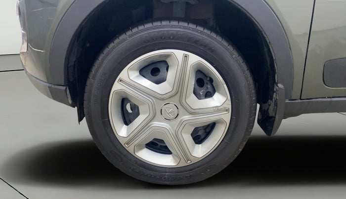 2023 Tata NEXON XMA SUNROOF PETROL, Petrol, Automatic, 40,612 km, Left Front Wheel