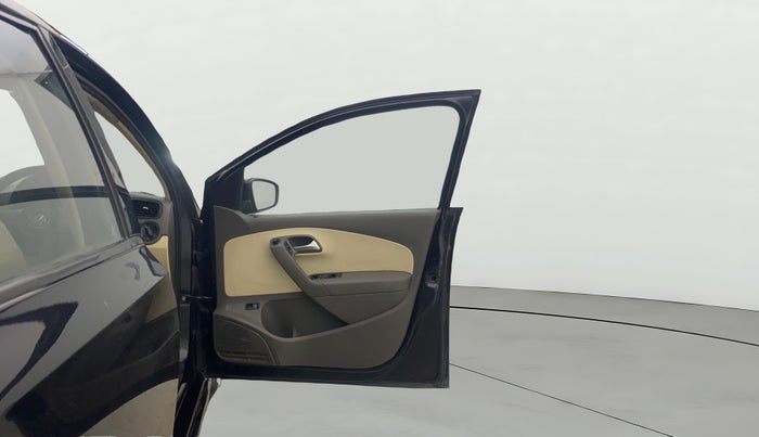 2013 Volkswagen Vento COMFORTLINE DIESEL 1.6, Diesel, Manual, 1,23,502 km, RHS Front Door