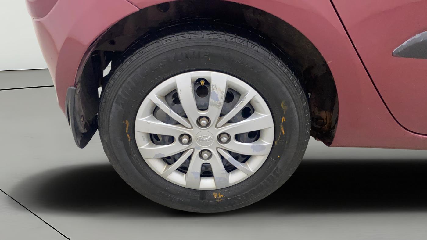 2016 Hyundai i10 SPORTZ 1.1, Petrol, Manual, 73,713 km, Right Rear Wheel