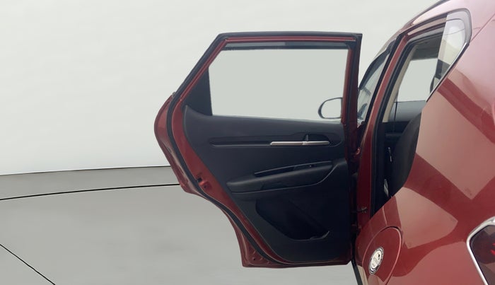 2021 KIA SONET HTK PLUS 1.0 IMT, Petrol, Manual, 27,095 km, LHS Rear Door