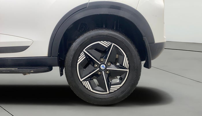 2023 Tata NEXON FEARLESS + SUNROOF DUAL TONE 1.2 PETROL, Petrol, Manual, 13,619 km, Left Rear Wheel