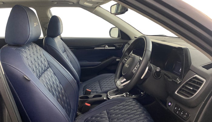 2023 KIA SELTOS X LINE 1.5 DIESEL AT, Diesel, Automatic, 35,227 km, Right Side Front Door Cabin