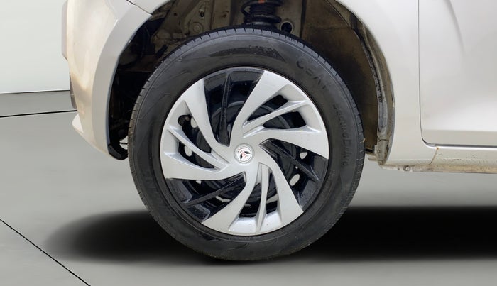 2017 Maruti IGNIS DELTA 1.2 AMT, CNG, Automatic, 1,32,357 km, Left Front Wheel