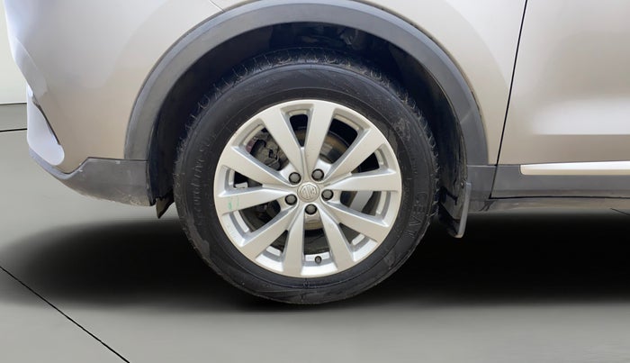 2023 MG ASTOR SUPER 1.5 MT, Petrol, Manual, 48,083 km, Left Front Wheel