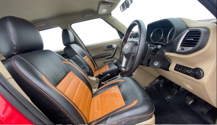 2019 Mahindra TUV300 T10, Diesel, Manual, 90,633 km, Right Side Front Door Cabin