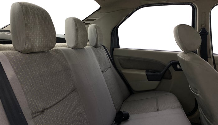 2013 Mahindra Verito 1.5 D4, Diesel, Manual, 1,27,281 km, Right Side Rear Door Cabin