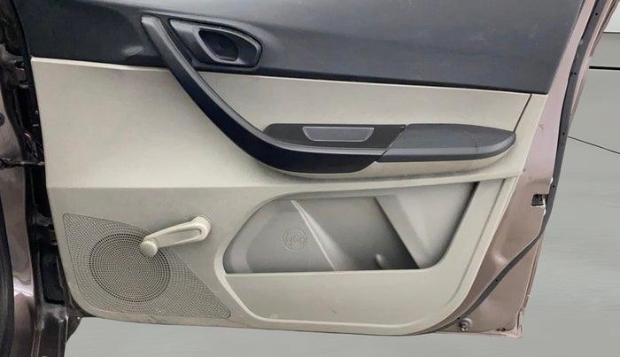 2017 Tata Tiago XE PETROL, Petrol, Manual, 43,479 km, Driver Side Door Panels Control