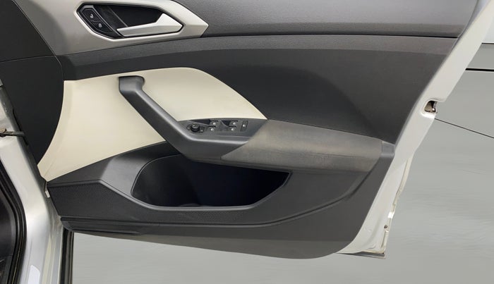 2022 Volkswagen TAIGUN HIGHLINE 1.0 TSI MT, Petrol, Manual, 69,593 km, Driver Side Door Panels Control