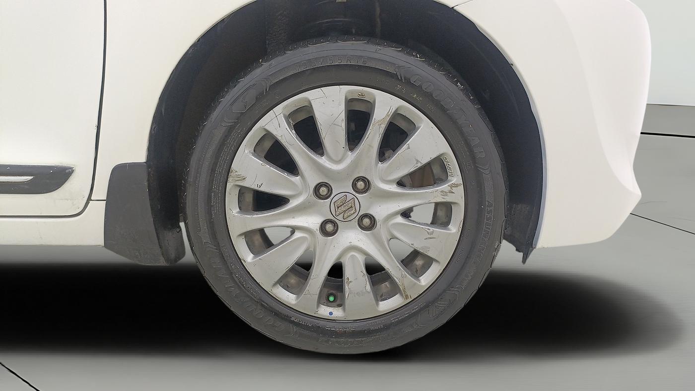 2016 Maruti Baleno ZETA PETROL 1.2, Petrol, Manual, 71,531 km, Right Front Wheel