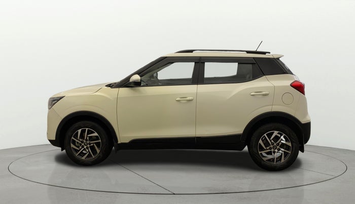 2022 Mahindra XUV300 W8 (O) 1.2 PETROL AMT, Petrol, Automatic, 39,378 km, Left Side