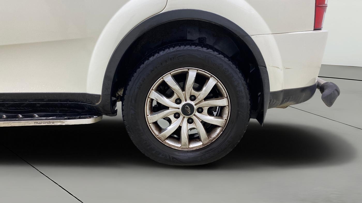 2015 Mahindra XUV500 W10, Diesel, Manual, 70,757 km, Left Rear Wheel