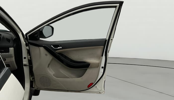 2021 Tata NEXON XZ PLUS PETROL, CNG, Manual, 1,11,291 km, RHS Front Door