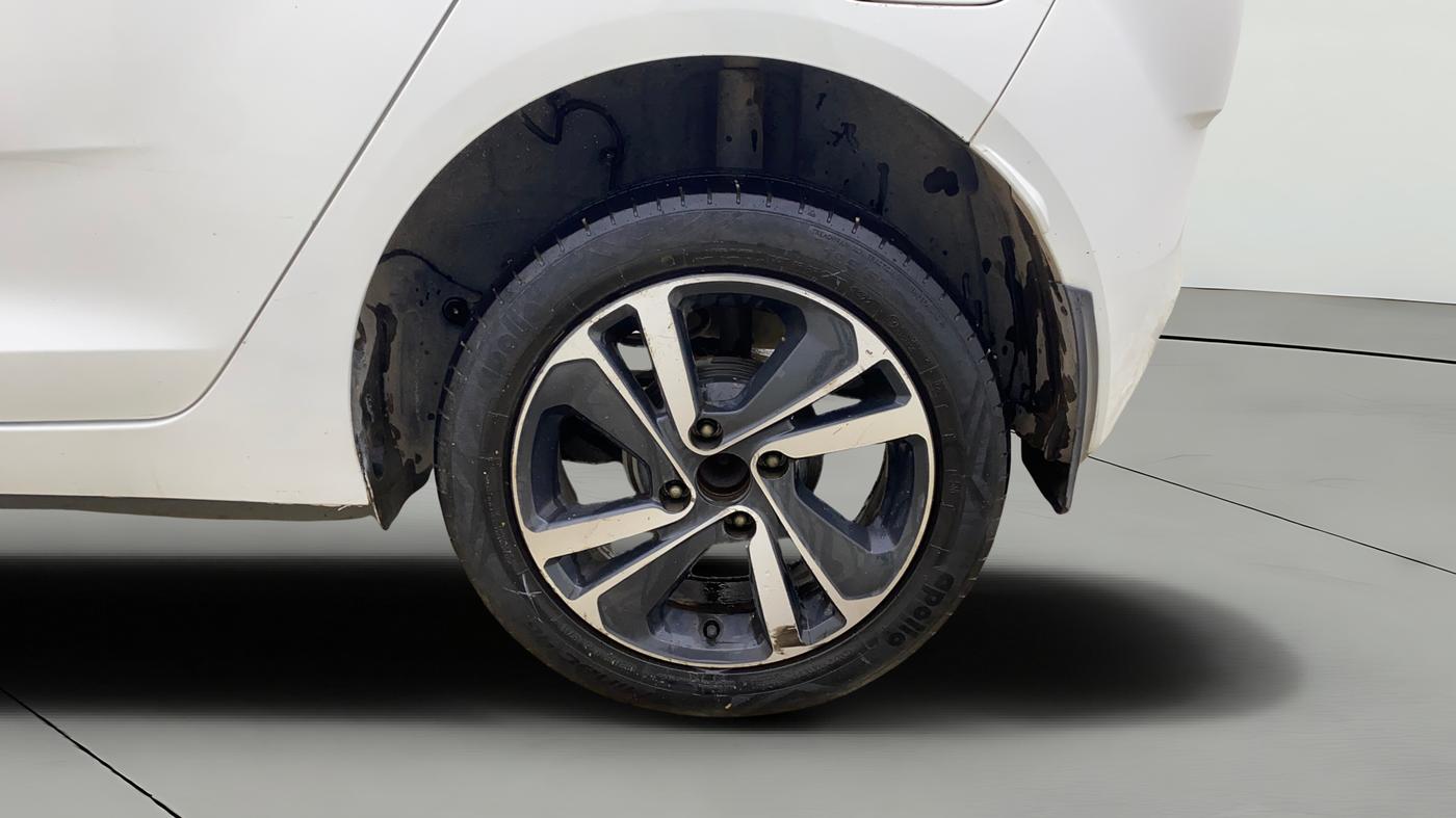 2020 Tata ALTROZ XZ DIESEL, Diesel, Manual, 1,43,911 km, Left Rear Wheel