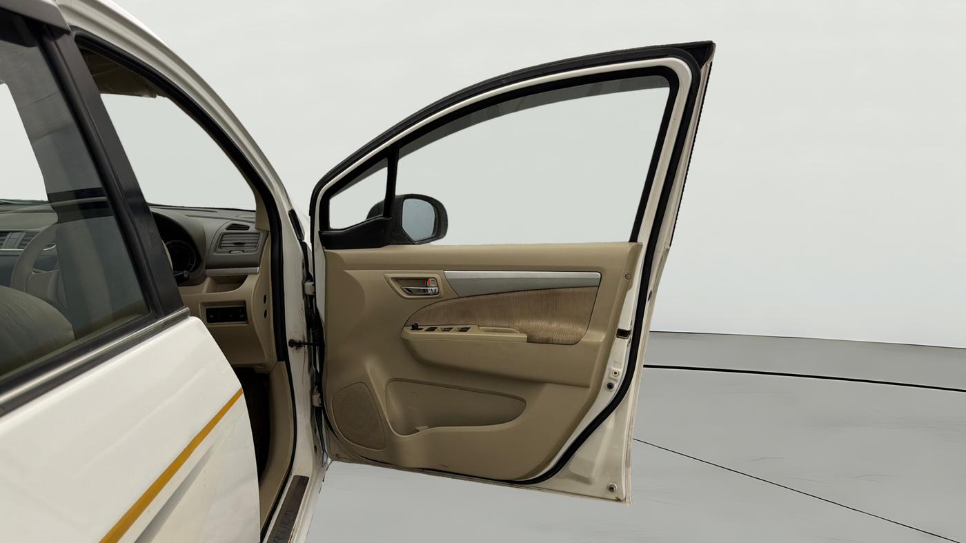 2015 Maruti Ertiga VXI, Petrol, Manual, 91,724 km, RHS Front Door