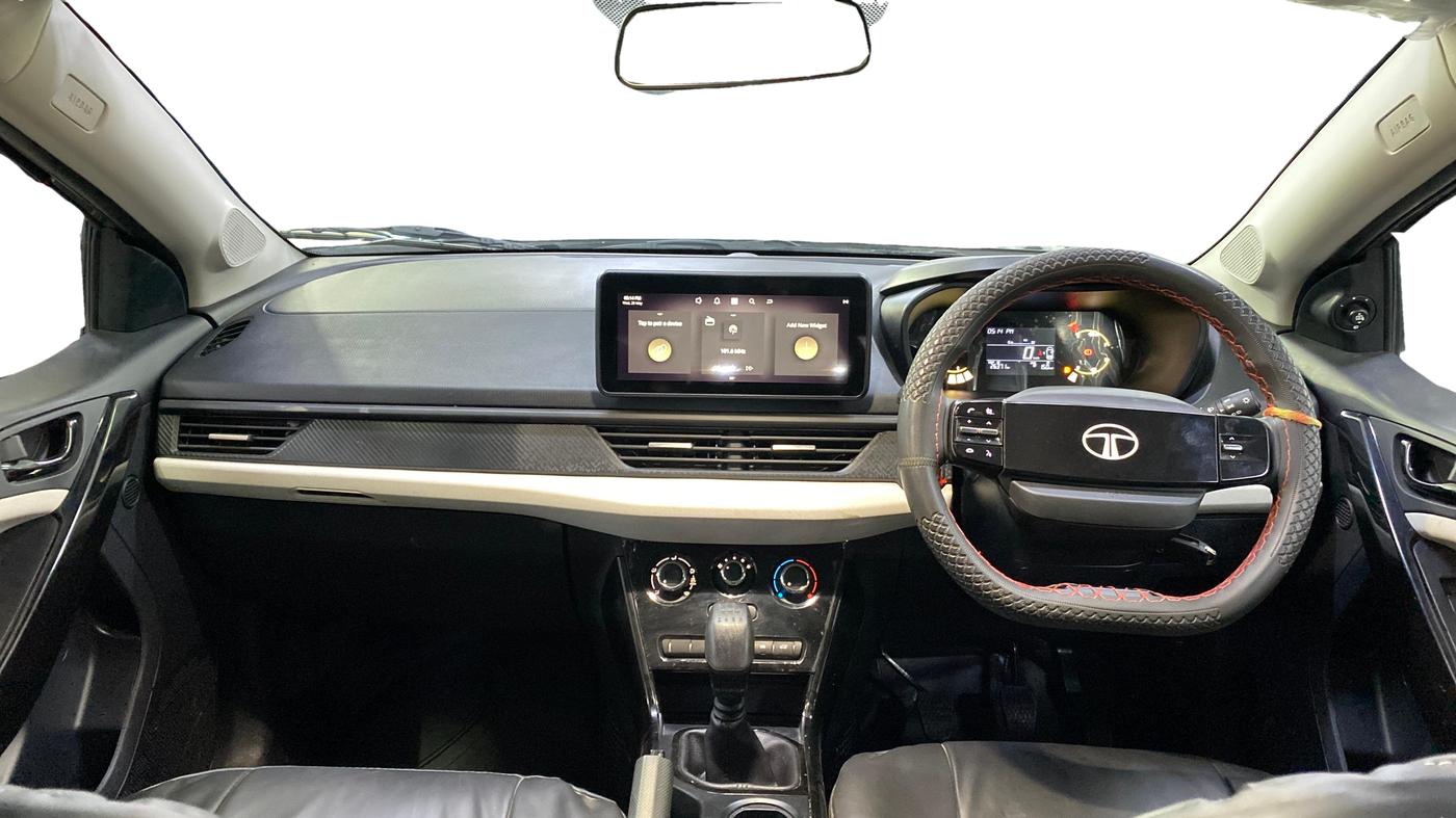 2025 Tata NEXON Pure Plus 1.2 iCNG 6MT, CNG, Manual, 12,630 km, Dashboard