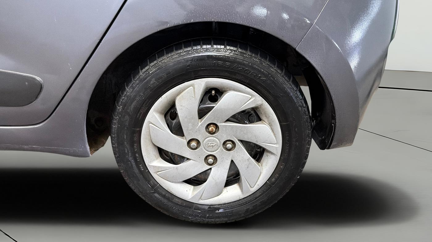 2014 Hyundai Grand i10 MAGNA 1.2 KAPPA VTVT, CNG, Manual, 88,515 km, Left Rear Wheel