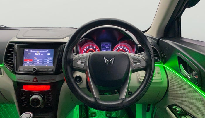 2023 Mahindra XUV300 W8 (O) 1.2 PETROL, Petrol, Manual, 27,880 km, Steering Wheel Close Up