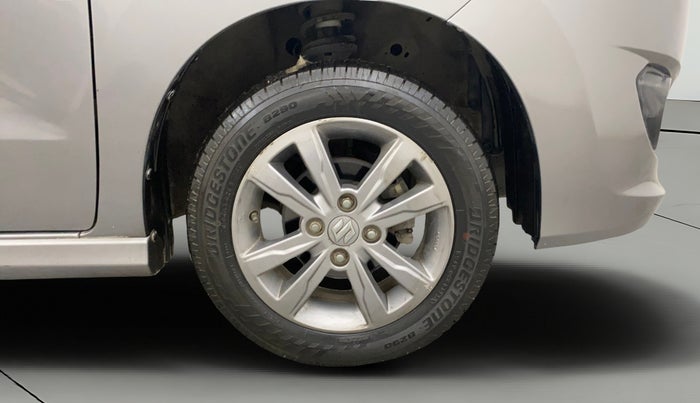 2015 Maruti Wagon R Stingray VXI, Petrol, Manual, 31,893 km, Right Front Wheel