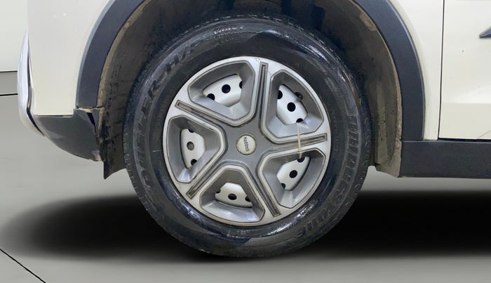 2023 Mahindra XUV300 W4 1.2 PETROL, Petrol, Manual, 8,022 km, Left Front Wheel