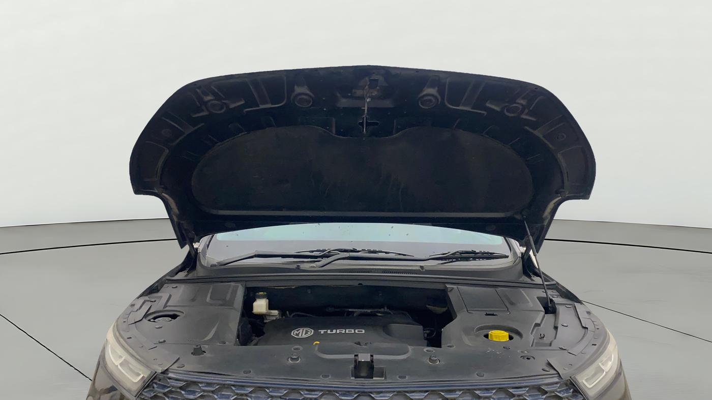 2021 MG HECTOR PLUS SHARP 2.0 DIESEL TURBO MT 6-STR, Diesel, Manual, 1,07,362 km, Open Bonet