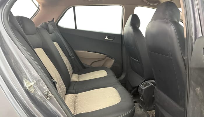 2015 Hyundai Grand i10 SPORTZ 1.2 KAPPA VTVT, Petrol, Manual, 47,100 km, Right Side Rear Door Cabin