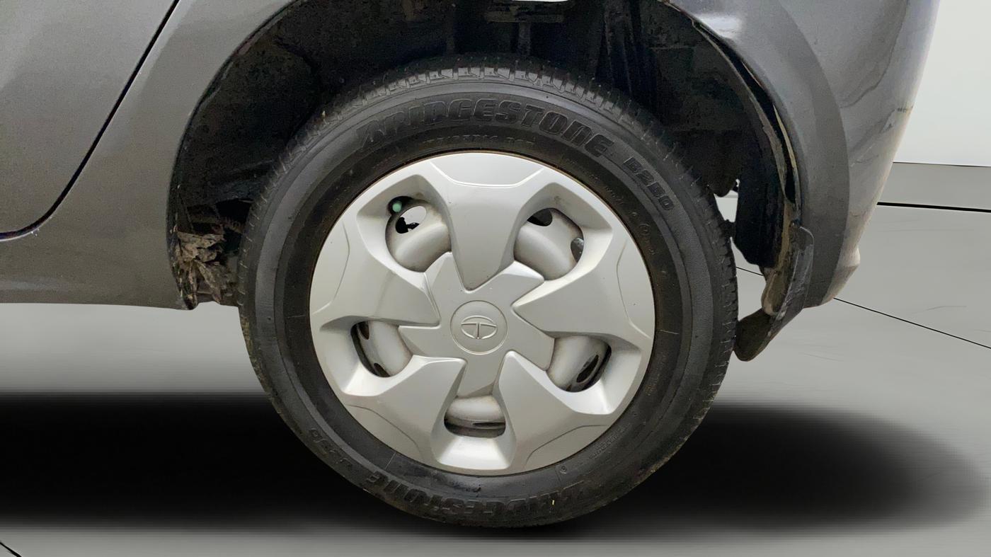 2022 Tata Tiago XM CNG, CNG, Manual, 19,250 km, Left Rear Wheel
